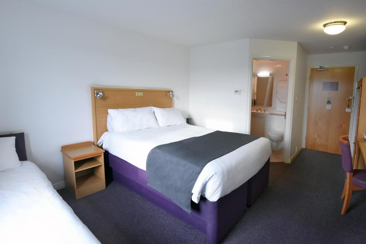 Waterside By Greene King Hotel *